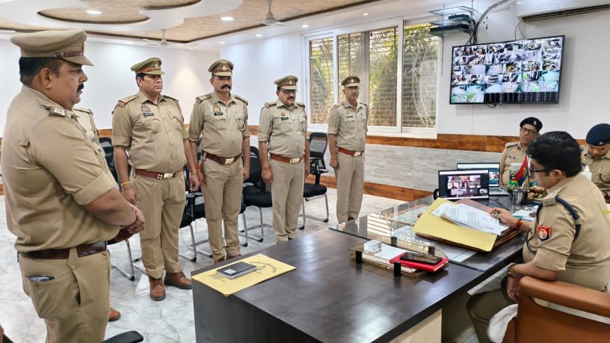 आईजीआरएस पोर्टल में संतकबीरनगर को मिला प्रथम स्थान कर्मचारियों को एसपी नें किया पुरूस्कृत 