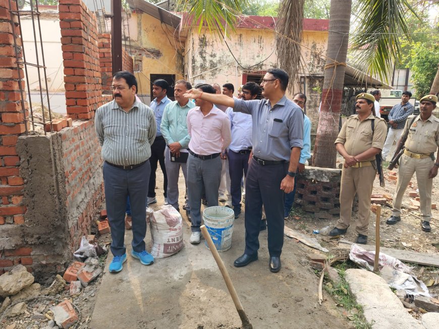 जिलाधिकारी ने नाथनगर ब्लाक का किया औचक निरीक्षण जताई नाराजगी