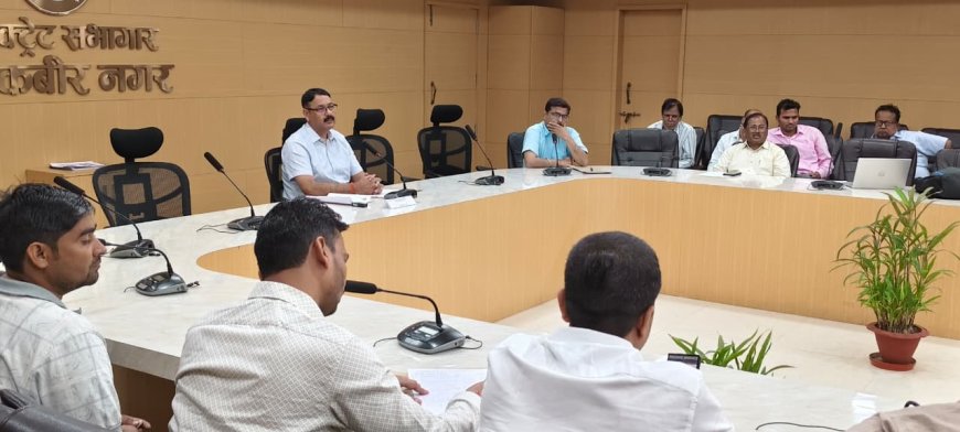 डीएम नें पेट्रोल, डीजल एवं घरेलू गैस आपूर्ति के सुचारू संचालन के संबंध में किया बैठक 