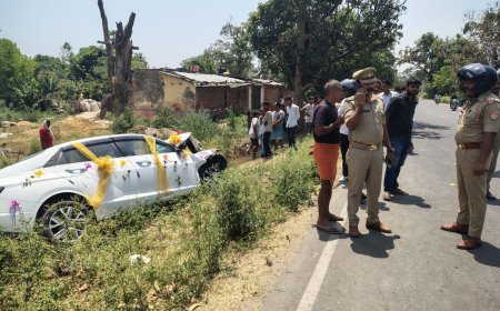 दुल्हन लेकर लौट रही कार ट्रक से टकराईं, कार चालक की मौत