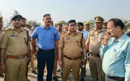 डीएम एवं एसपी नें धर्मपुरा में खेतों में अज्ञात कारणों से लगी आग का किया स्थलीय निरीक्षण