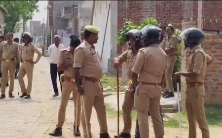 ब्रिटिस मौलाना के मदरसे पर चला बुल्डोजर 