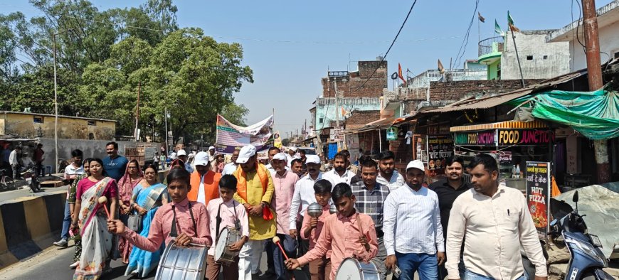 विधायक धनघटा द्वारा स्कूल चलो अभियान कार्यक्रम में अध्यापकों अभिभावकों को किया सम्मानित