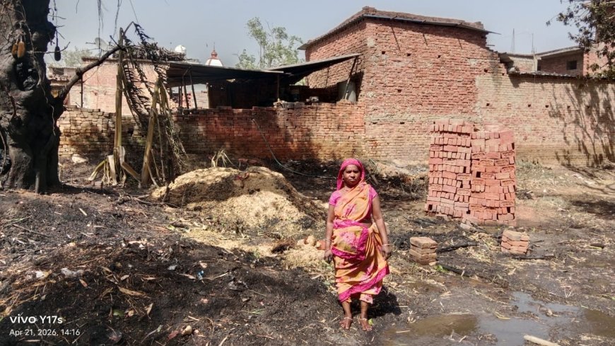 आग की आंधी कछार में उठी चिंगारी ने निगल ली खेत खलिहान, किसान खड़े रह गए बेबस