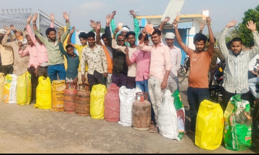 संतकबीरनगर में गैस की कालाबाजारी, गोदाम बंद फरार होने से नाराज उपभोक्ताओं का प्रदर्शन 