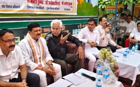 संतकबीरनगर विधायक व डीएम की उपस्थिति में लोहरौली ठकुराई में आयोजित हुई ग्राम चौपाल