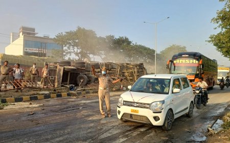 ट्रक की ठोकर से ट्रेक्टर पलटा, एक घायल एक की मौत