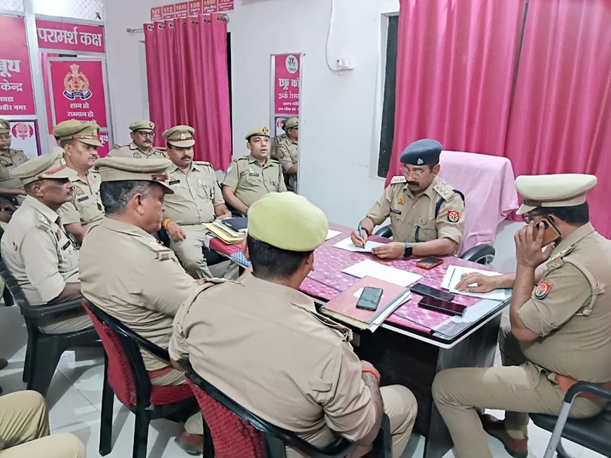 सीओ धनघटा नें सर्कल के सभी थानों की समीक्षा बैठक