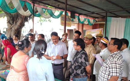 डीएम नें सामुदायिक स्वास्थ्य केन्द्र मेंहदावल में आयोजित सेमकित जन कल्याण अभियान का किया निरीक्षण