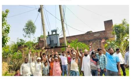 चार दिनों से अंधेरे में डूबा है छितरापार गांव 