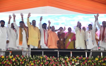 संत कबीर नगर में 475 करोड़ की लागत से 139 परियोजनाओ का मुख्यमंत्री योगी आदित्यनाथ ने किया लोकार्पण 