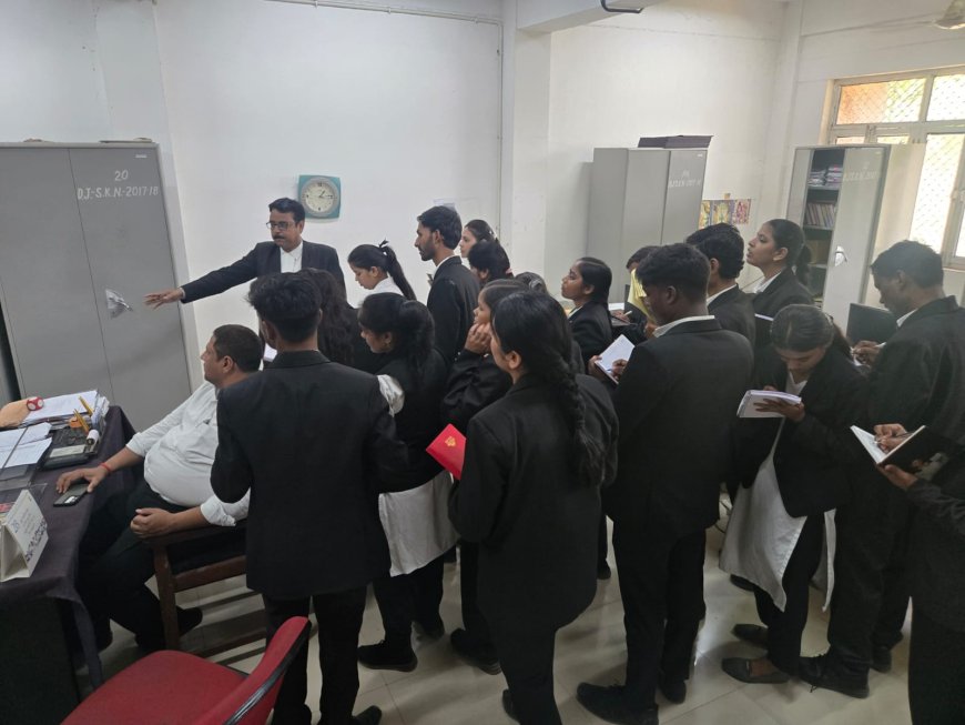 छात्र-छात्राएं इंटर्नशिप कार्यक्रम के तहत कोर्ट प्रक्रिया से हुए रुबरु 