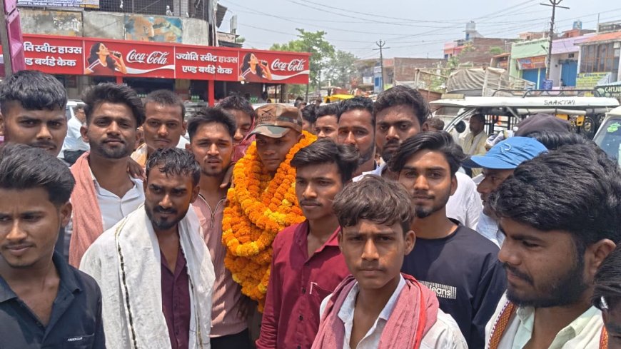 अग्निवीर बनकर गांव लौटे अनिकेश यादव, धनघटा चौराहे पर हुआ भव्य स्वागत