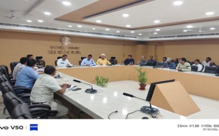 डीएम की अध्यक्षता में पिछड़ा वर्ग शादी अनुदान योजना अंतर्गत जिला स्तरीय स्वीकृति समिति की हुई बैठक 