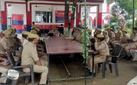 कांवड़ यात्रा को सम्पन्न कराने के लिए पुलिस कर्मियों की हुई बैठक 