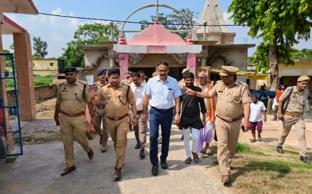 तामेश्वरनाथ मंदिर परिसर में शांति समिति की हुई बैठक; डीएम व एसपी सहित अधिकारियों ने किया पैदल गश्त