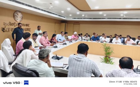प्रभारी मंत्री, ग्रामीण अभियंत्रण विभाग की अध्यक्षता में विकास कार्यों की समीक्षा बैठक हुई आयोजित