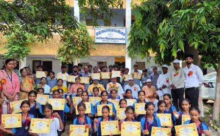 पी0वी0 गर्ल्स इंटर कॉलेज में हैंडबॉल प्रतियोगिता का हुआ आयोजन 