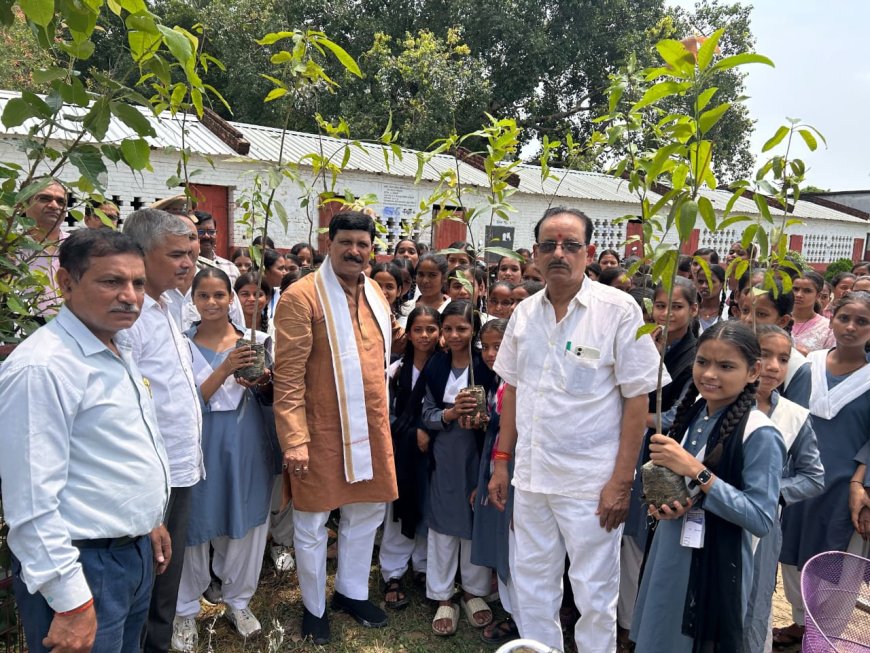 पौधा लगाओ, सेल्फी भेजो और पुरस्कार पाओ अभियान की शुरुआत 