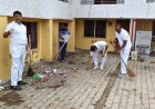 बखिरा थाना क्षेत्र के कोपिया शिवमंदिर व पोखरे की सफाई करते सीओ व थानाध्यक्ष 