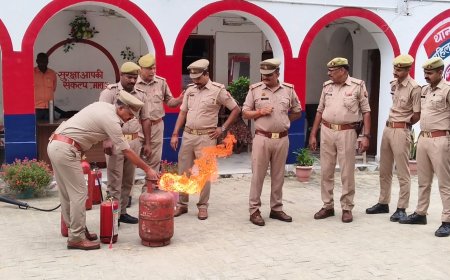 महुली पुलिस नें आग में बचाव एवं अग्नि सुरक्षा का दिया प्रशिक्षण