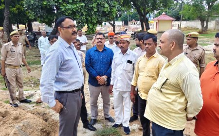 डीएम नें निर्माणाधीन मंडप भवन निर्माण की प्रगति का किया निरीक्षण