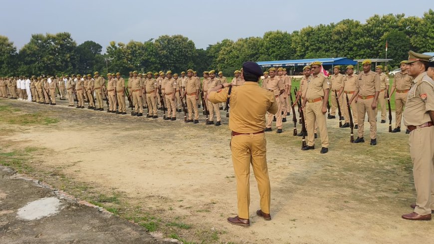 संतकबीरनगर एसपी संदीप कुमार के निर्देश पर पुलिस लाइन में हुआ दंगा नियंत्रण मॉक ड्रिल, पुलिस नें उपकरणो के प्रयोग का कराया अभ्यास