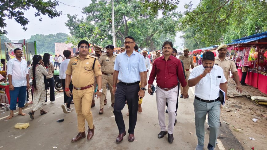 डीएम व एसपी ने बाबा बैजूधाम मन्दिर पहुँचकर सुरक्षा एवं कानून व्यवस्था का लिया जायजा