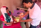 प्रधानमंत्री मोदी के जन्मदिन पर सीएचसी मेहदावल में मरीजों के बीच फल वितरण