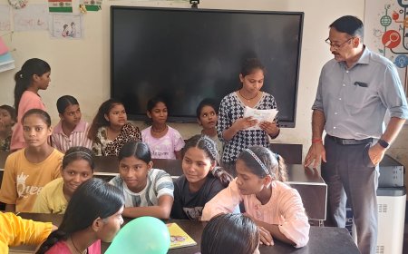 डीएम नें कस्तूरबा गांधी आवासीय विद्यालय खजुरी का किया निरीक्षण 