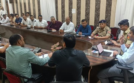 बिना रॉयल्टी बालू खनन पर डीएम की सख्ती, ओवरलोड वाहनों पर होगी कार्रवाई