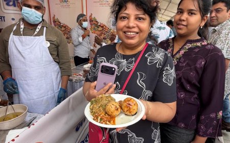 यूपीआईटीएस में गोरखपुरिया देसी स्वाद का भी जलवा, लिट्टी चोखा के स्टाल पर तीन दिन में तीन लाख की बिक्री