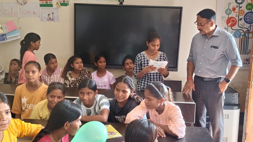 डीएम नें कस्तूरबा गांधी आवासीय विद्यालय खजुरी का किया निरीक्षण 