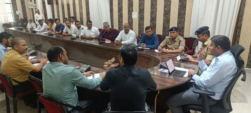 बिना रॉयल्टी बालू खनन पर डीएम की सख्ती, ओवरलोड वाहनों पर होगी कार्रवाई
