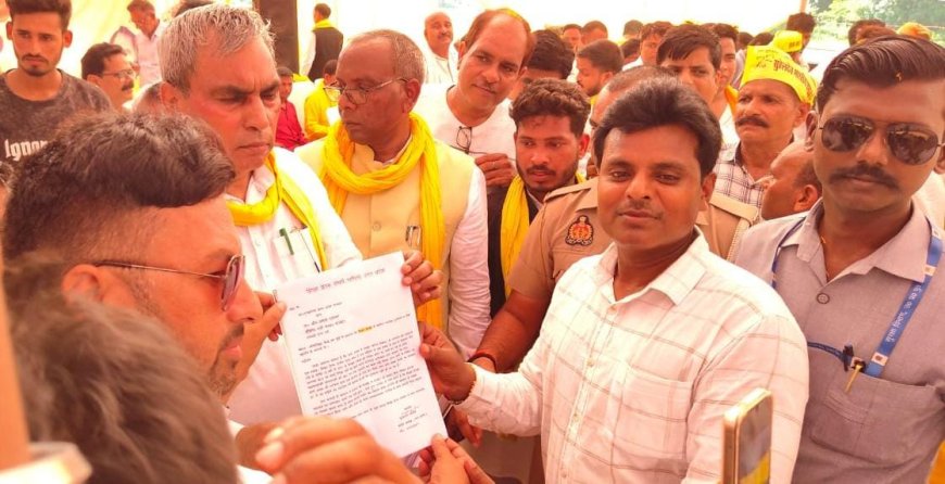सात साल से सेवा बहाली की आस, शिक्षा प्रेरकों ने मंत्री से लगाई गुहार