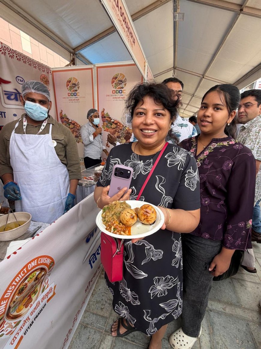 यूपीआईटीएस में गोरखपुरिया देसी स्वाद का भी जलवा, लिट्टी चोखा के स्टाल पर तीन दिन में तीन लाख की बिक्री